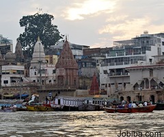 Innova for rent in Varanasi